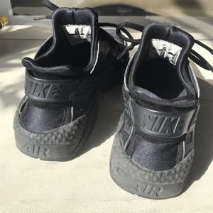 Nike Huarache sneakers women’s size 6.5